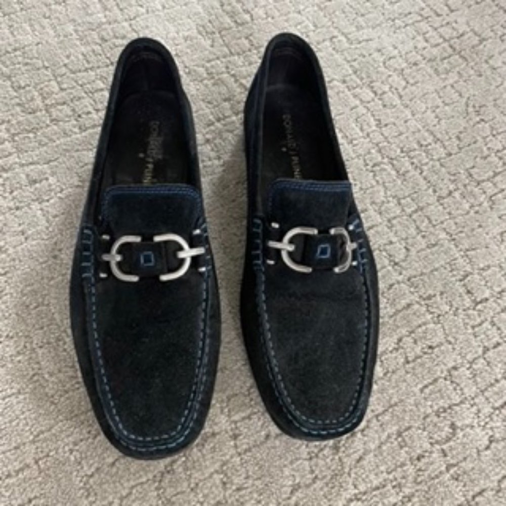 DONALD J PLINER Dacio Contrast-Stitch Suede Loafer. Size 10.5